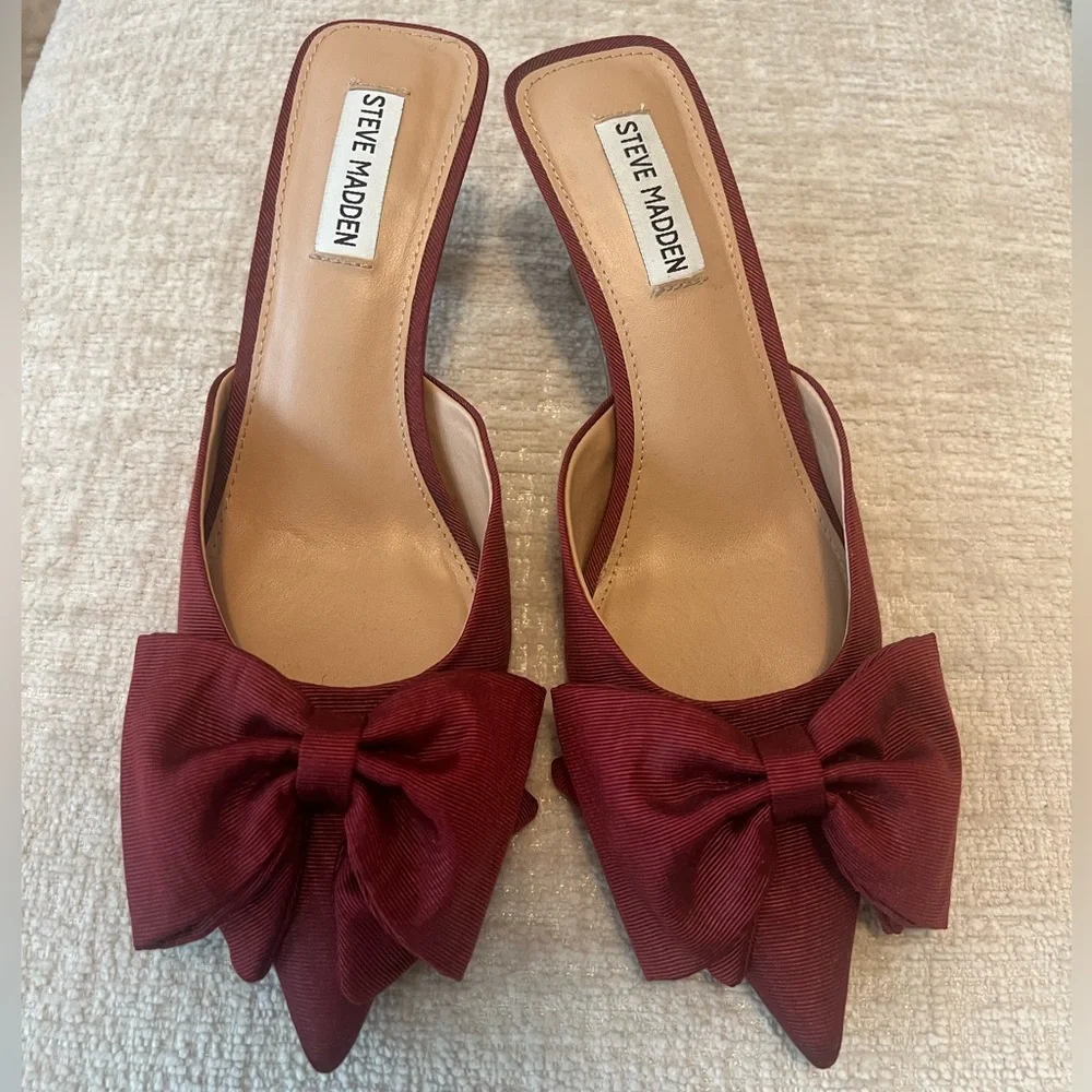 Steve Madden Burgundy Bow Pointed Toe Heels